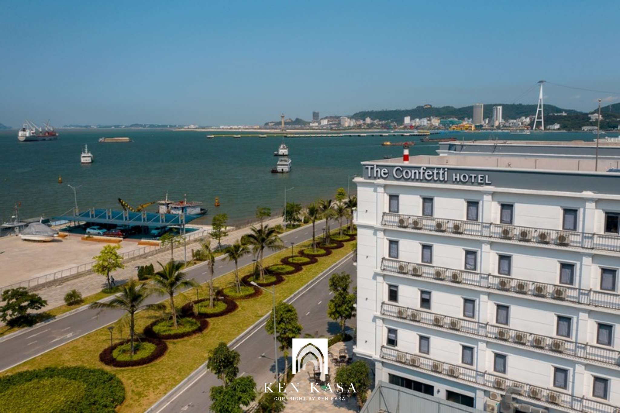Tầm nhìn ấn tượng của The Confetti Ha Long Hotel